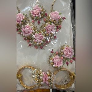 Flower jewelry